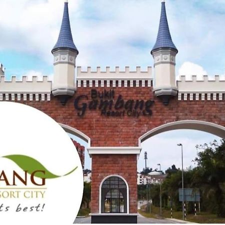 Nourina Homestay Gambang Buitenkant foto